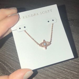 NWT Kendra Scott rose tone necklace